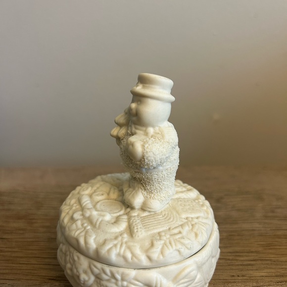 Smiling Chubby Snowman Christmas Trinket Box Snowy Ceramic Holiday Collection - Picture 4 of 14